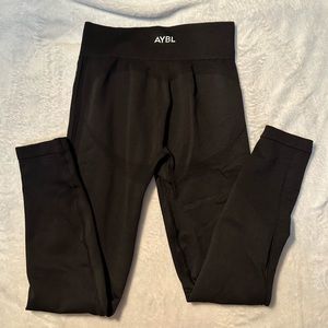 AYBL Black leggings M